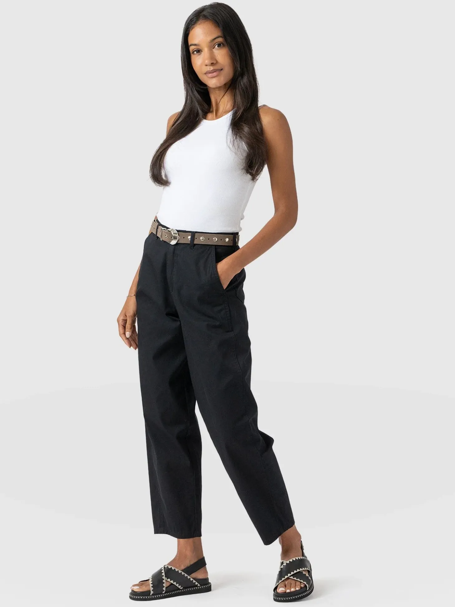 Alma Barrel Leg Chino - Black