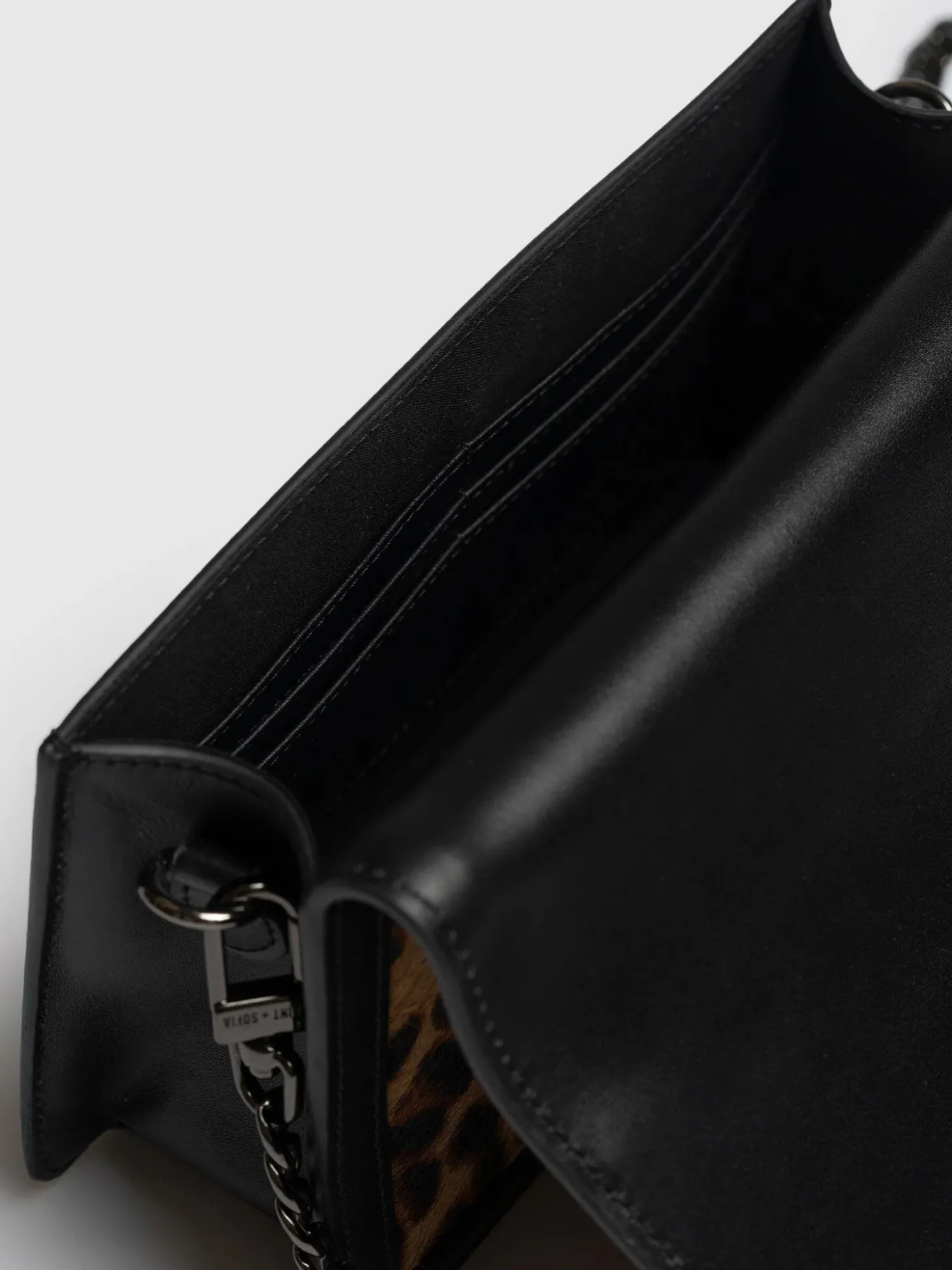 Primrose Wallet on Chain - Leopard