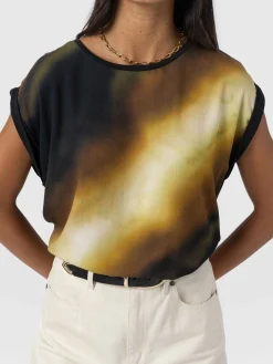 Turn Up Contrast Tee - Yellow Gradient